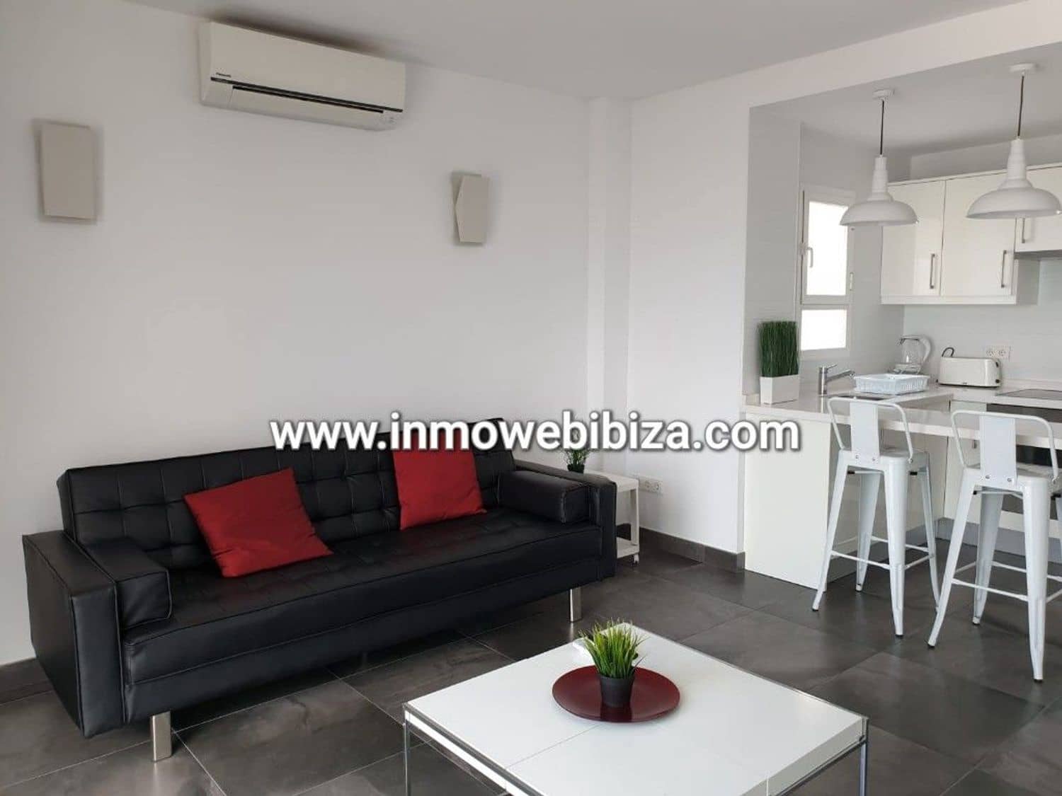 1 soveværelse Lejlighed til salg i Sant Antoni de Portmany med garage - € 395.000 (Ref: 10077374)