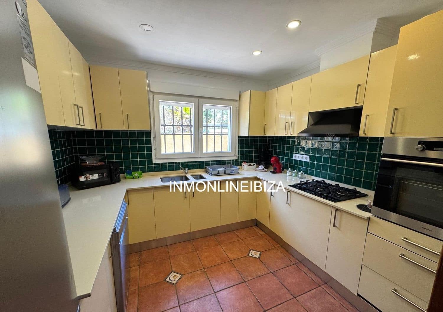 4 soverom Villa til leie i Alfaz del Pi / L'Alfas del Pi med svømmebasseng garasje - € 2 400 (Ref: 10108690)