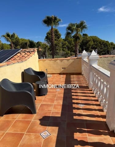 4 soveværelse Villa til leje i Pueblo - Urbanizaciones, Alfaz del Pi / L'Alfàs del Pi med swimmingpool garage - € 2.400 (Ref: 10108690)
