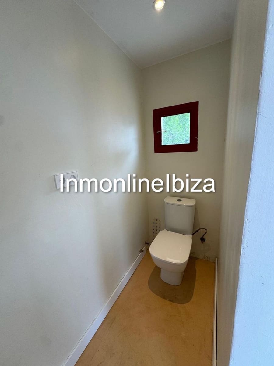 3 bedroom Villa for rent in Sant Antoni de Portmany with garage - € 2,600 (Ref: 10127644)