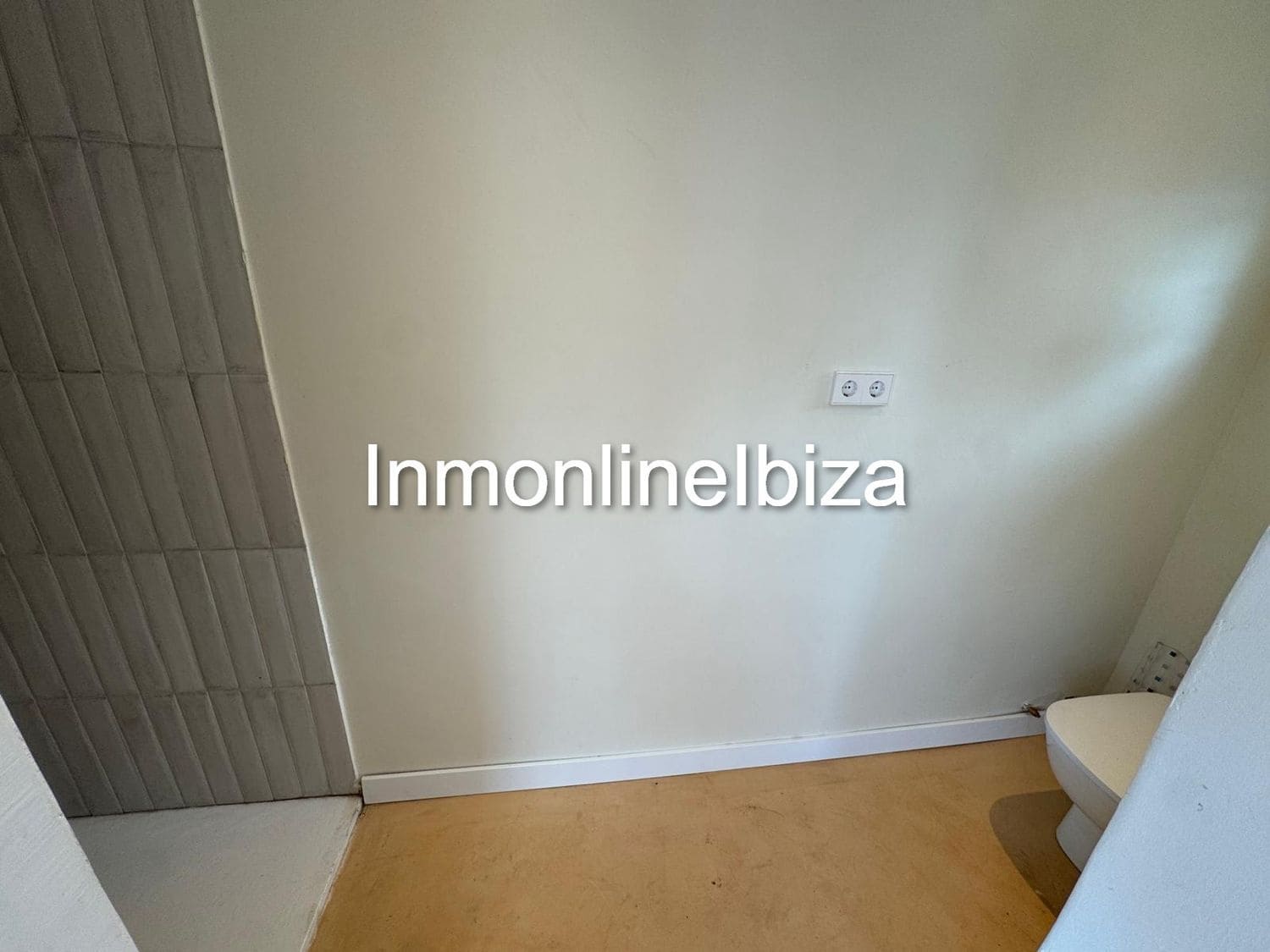 3 bedroom Villa for rent in Sant Antoni de Portmany with garage - € 2,600 (Ref: 10127644)