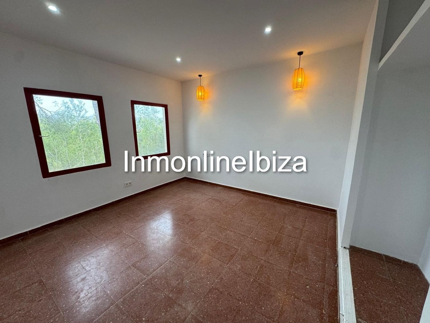 3 bedroom Villa for rent in Sant Antoni de Portmany with garage - € 2,600 (Ref: 10127644)