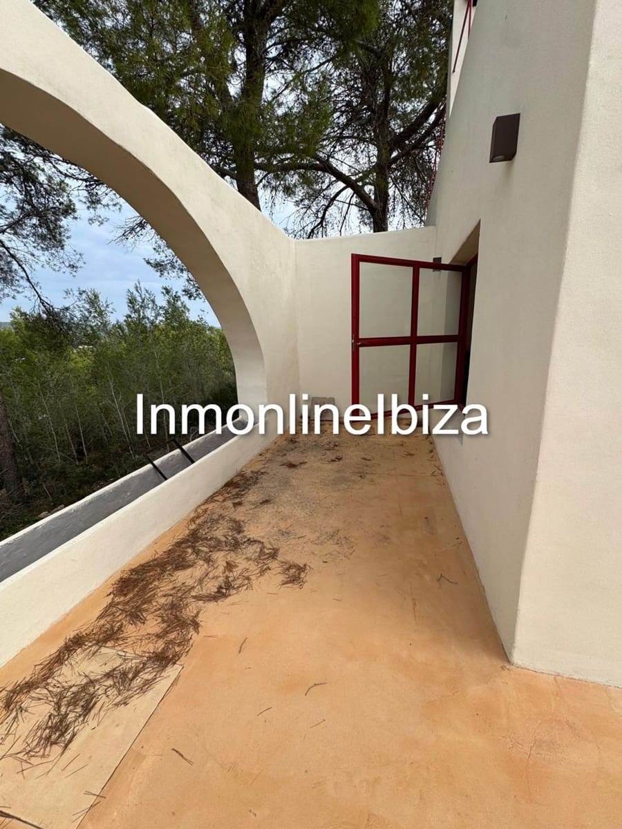 3 bedroom Villa for rent in Sant Antoni de Portmany with garage - € 2,600 (Ref: 10127644)