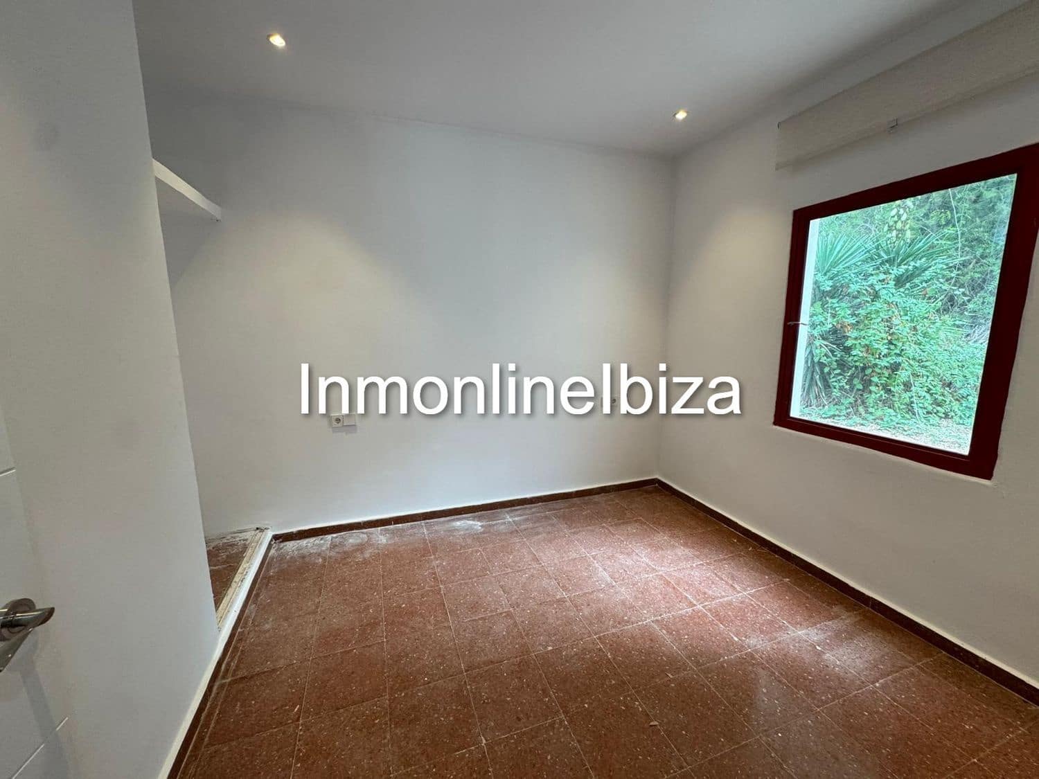 3 bedroom Villa for rent in Sant Antoni de Portmany with garage - € 2,600 (Ref: 10127644)