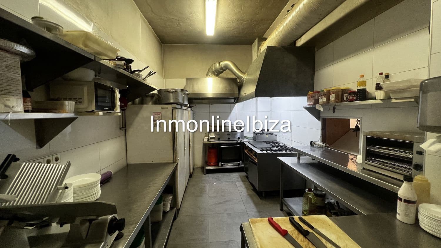 Kaupallinen myytävänä paikassa Ibiza kaupunki - 420 000 € (Ref: 10131150)