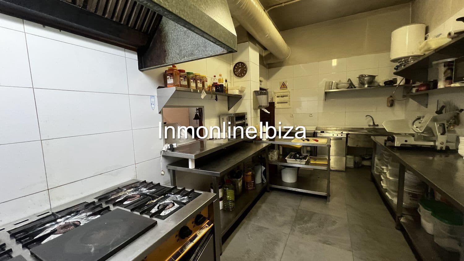 Kaupallinen myytävänä paikassa Ibiza kaupunki - 420 000 € (Ref: 10131150)