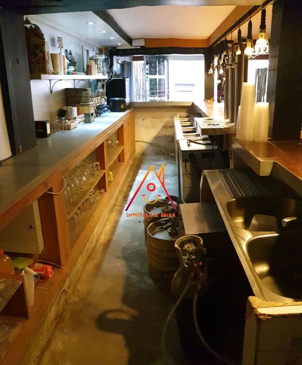 Commercieel te koop in Ibiza dorp - € 325.000 (Ref: 4190155)