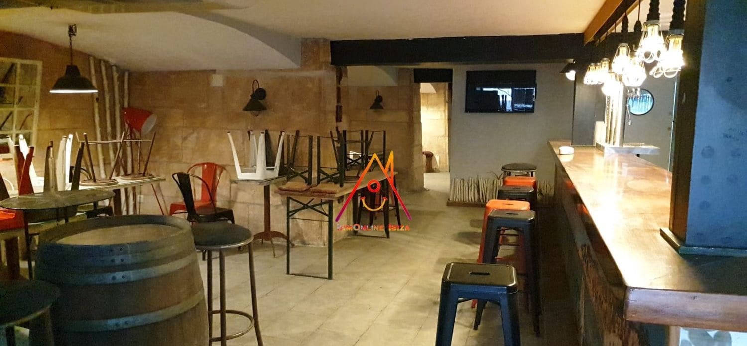 Commercieel te koop in Ibiza dorp - € 325.000 (Ref: 4190155)