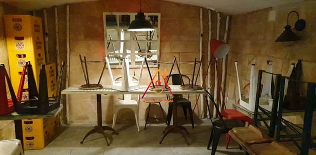 Commercieel te koop in Ibiza dorp - € 325.000 (Ref: 4190155)