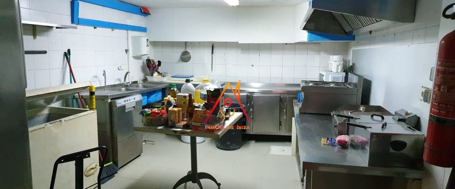 Commercieel te koop in Ibiza dorp - € 325.000 (Ref: 4190155)