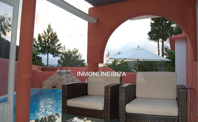 Villa/Maison de 2 chambres à louer à San Jose / Sant Josep de Sa Talaia avec piscine garage - 3 000 € (Ref: 4557326)