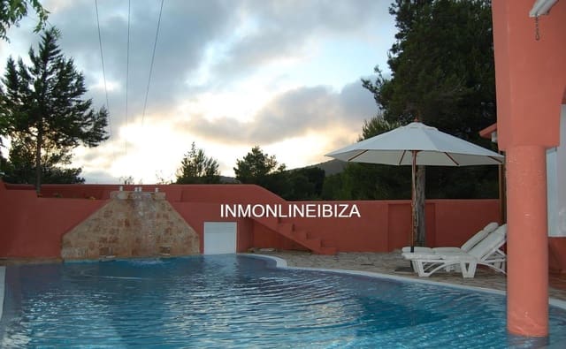 Villa/Maison de 2 chambres à louer à San Jose / Sant Josep de Sa Talaia avec piscine garage - 3 000 € (Ref: 4557326)