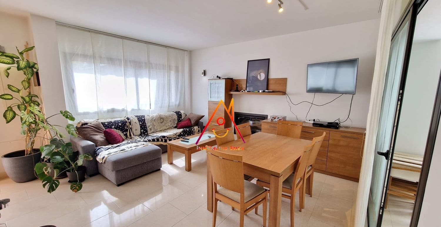 Maison de Ville de 3 chambres à louer à Santa Gertrudis de Fruitera avec piscine garage - 4 000 € (Ref: 7715024)