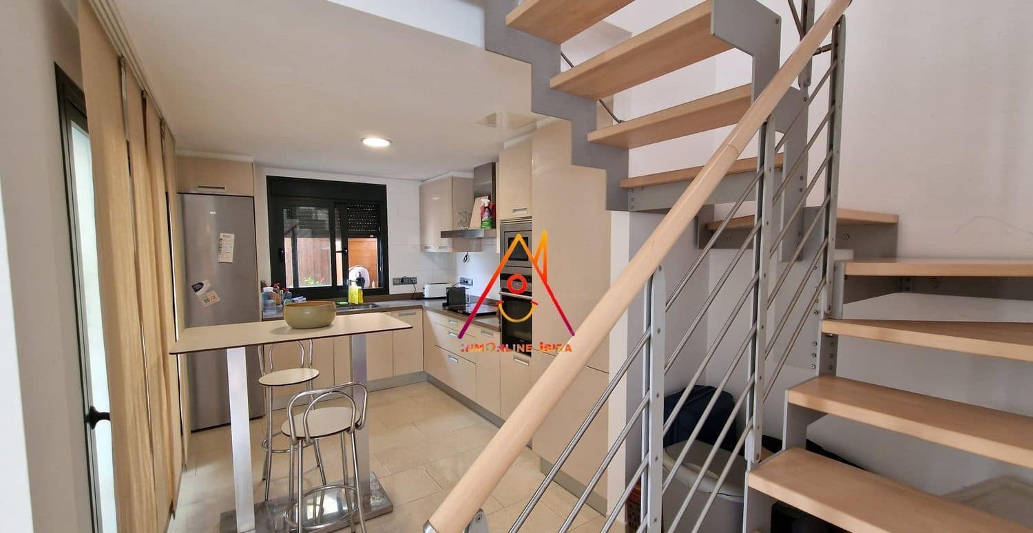 Maison de Ville de 3 chambres à louer à Santa Gertrudis de Fruitera avec piscine garage - 4 000 € (Ref: 7715024)