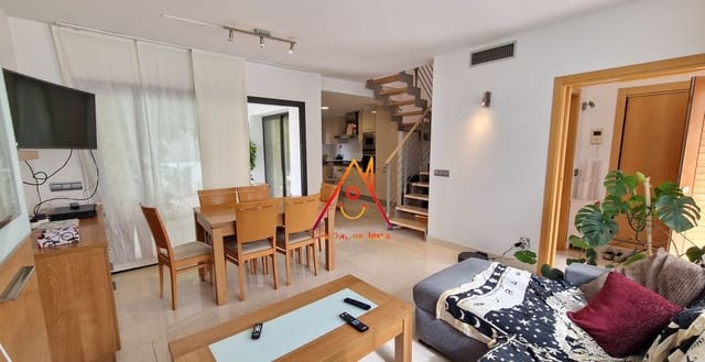 Maison de Ville de 3 chambres à louer à Santa Gertrudis de Fruitera, Santa Eulalia / Santa Eularia avec piscine garage - 4 000 € (Ref: 7715024)