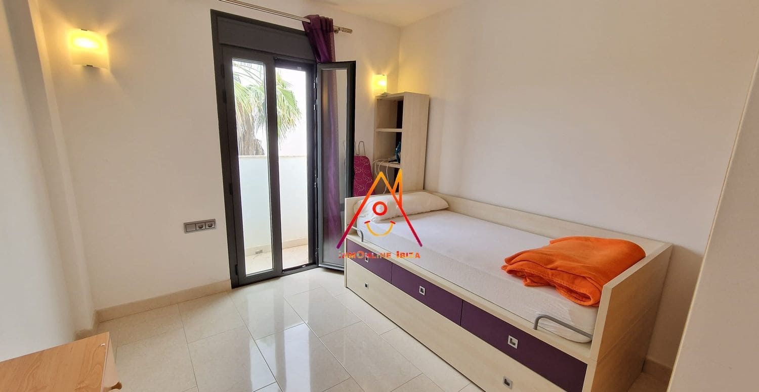 Maison de Ville de 3 chambres à louer à Santa Gertrudis de Fruitera avec piscine garage - 4 000 € (Ref: 7715024)