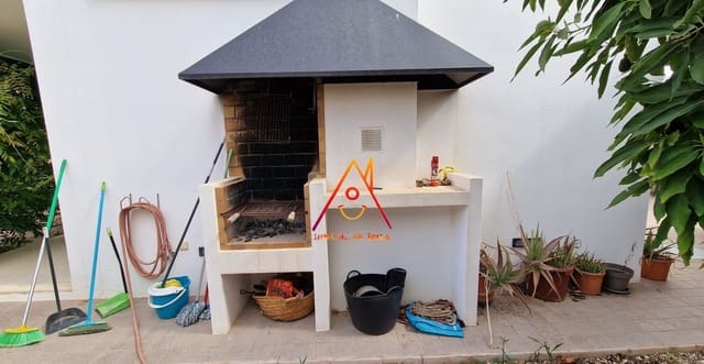 Maison de Ville de 3 chambres à louer à Santa Gertrudis de Fruitera, Santa Eulalia / Santa Eularia avec piscine garage - 4 000 € (Ref: 7715024)