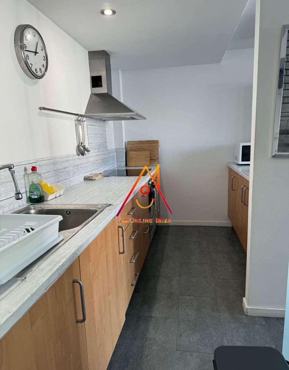 1 slaapkamer Appartement te huur in Sant Antoni de Portmany met garage - € 900 (Ref: 8651809)