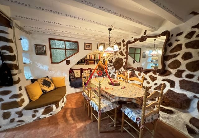 5 bedroom Villa for sale in Tárbena with pool garage - € 290,000 (Ref: 8731638)