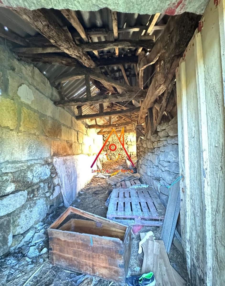 3 bedroom Finca/Country House for sale in Fornelos with garage - € 80,000 (Ref: 8737109)