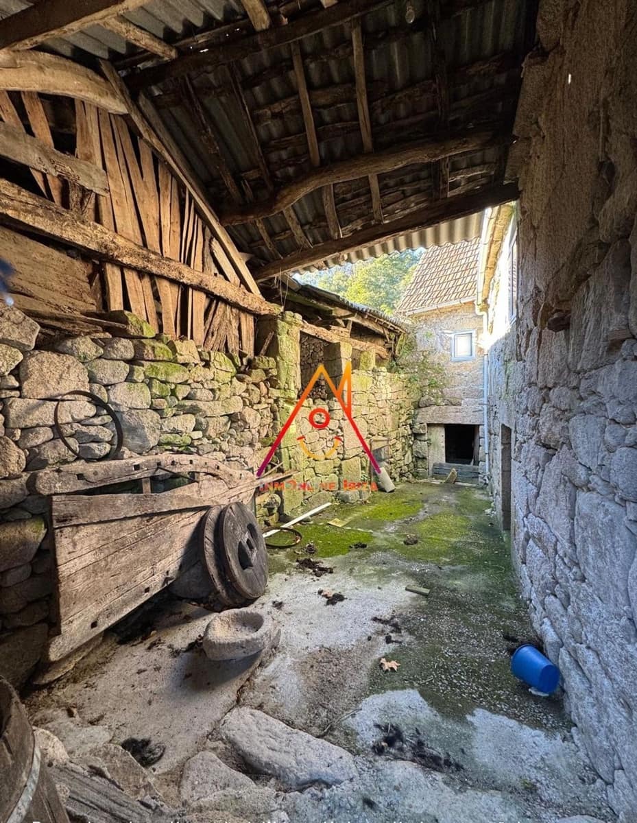 3 bedroom Finca/Country House for sale in Fornelos with garage - € 80,000 (Ref: 8737109)