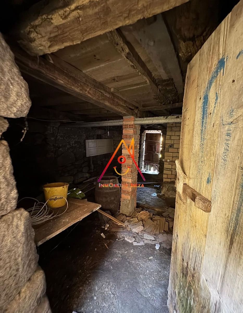 3 bedroom Finca/Country House for sale in Fornelos with garage - € 80,000 (Ref: 8737109)