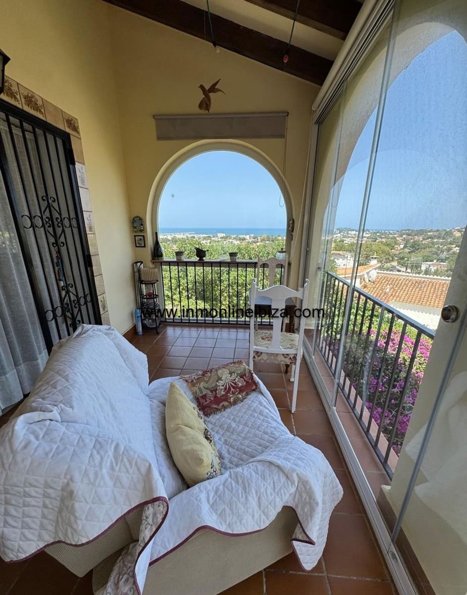 4 bedroom Villa for sale in Denia with pool garage - € 395,000 (Ref: 9047264)