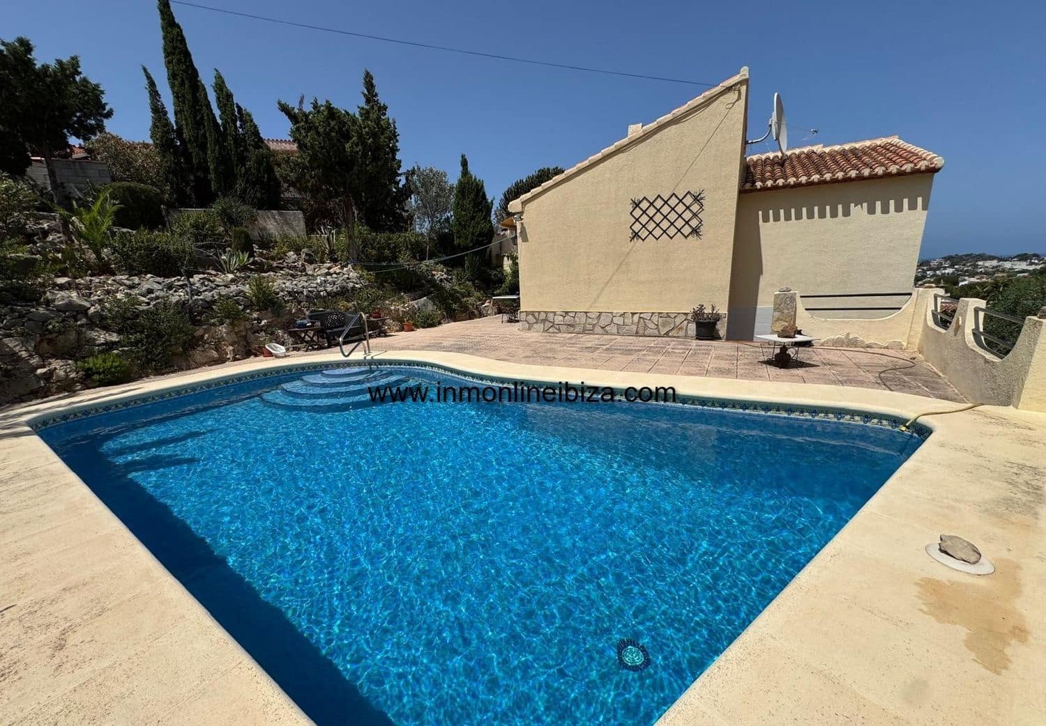 4 bedroom Villa for sale in Denia with pool garage - € 395,000 (Ref: 9047264)