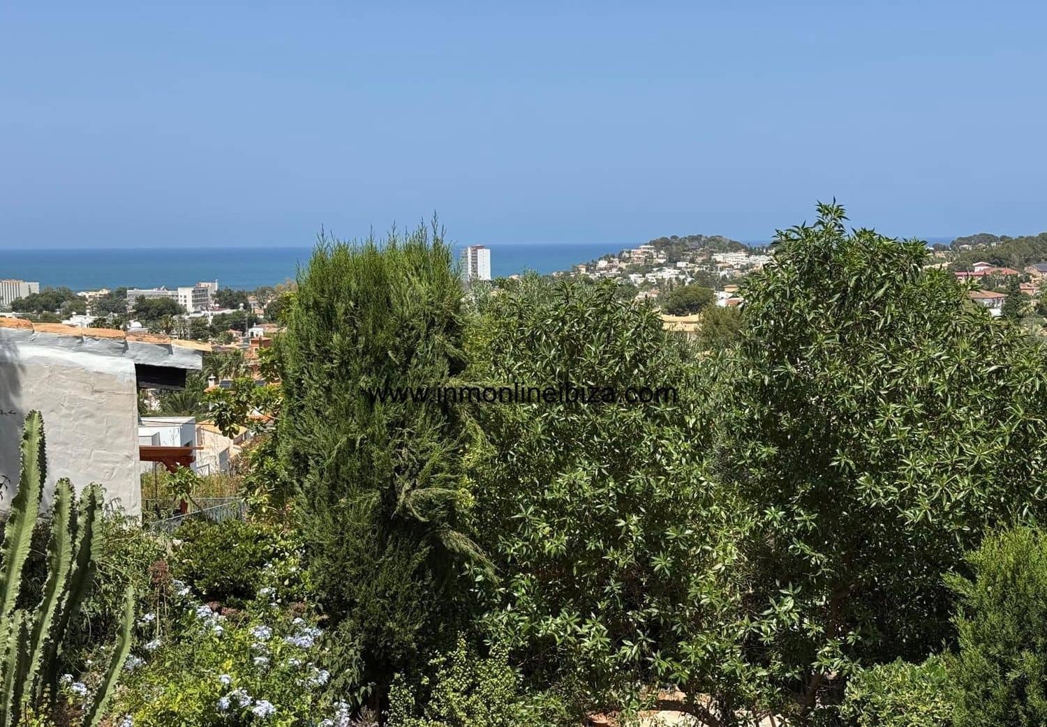 4 bedroom Villa for sale in Denia with pool garage - € 395,000 (Ref: 9047264)