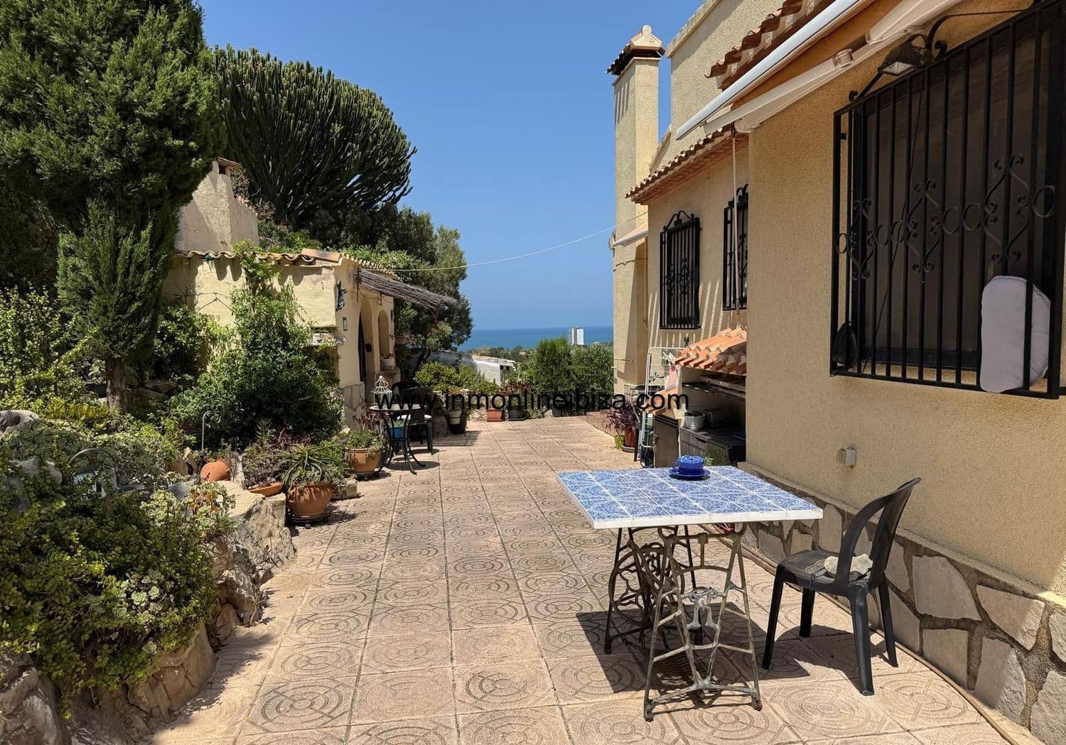 4 bedroom Villa for sale in Denia with pool garage - € 395,000 (Ref: 9047264)