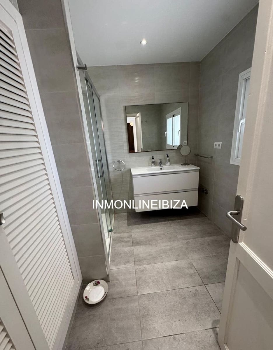 3 bedroom Apartment for rent in Sant Jordi de Ses Salines with garage - € 2,000 (Ref: 9175993)