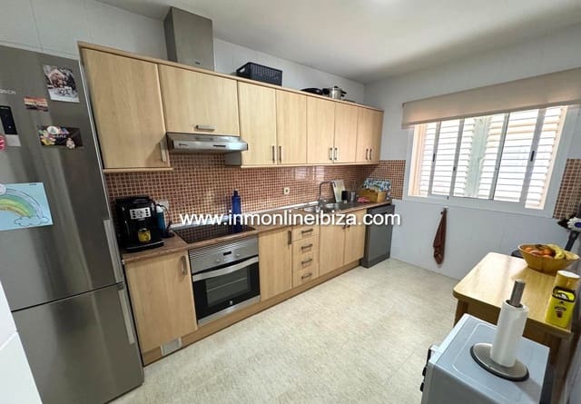 3 soveværelse Byhus til leje i Ibiza by med garage - € 3.000 (Ref: 9296489)