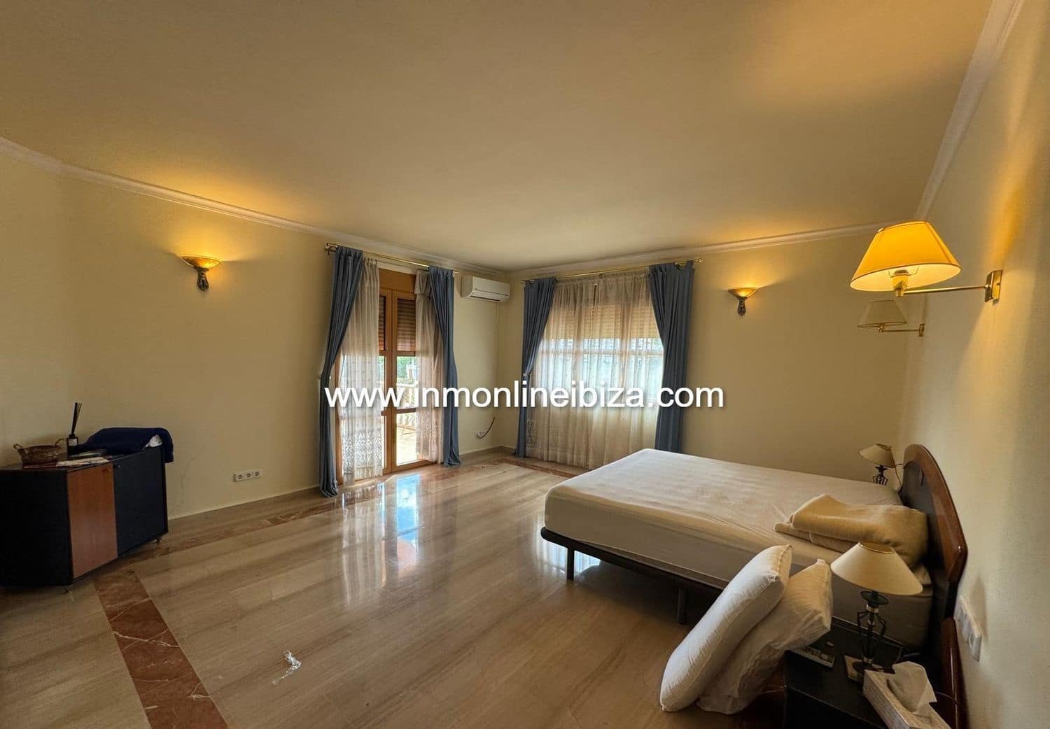 3 soverom Villa til leie i Santa Eulalia / Santa Eularia med svømmebasseng garasje - € 2 000 (Ref: 9335618)