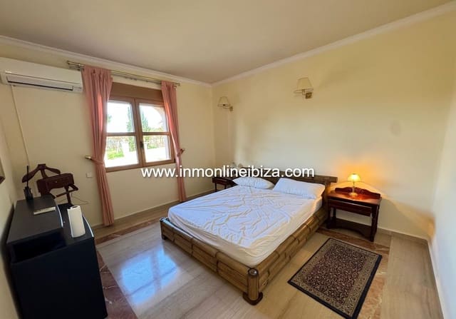 3 sypialnia Willa do wynajęcia w Santa Eulalia / Santa Eularia z basenem garażem - 2 000 € (Ref: 9335618)