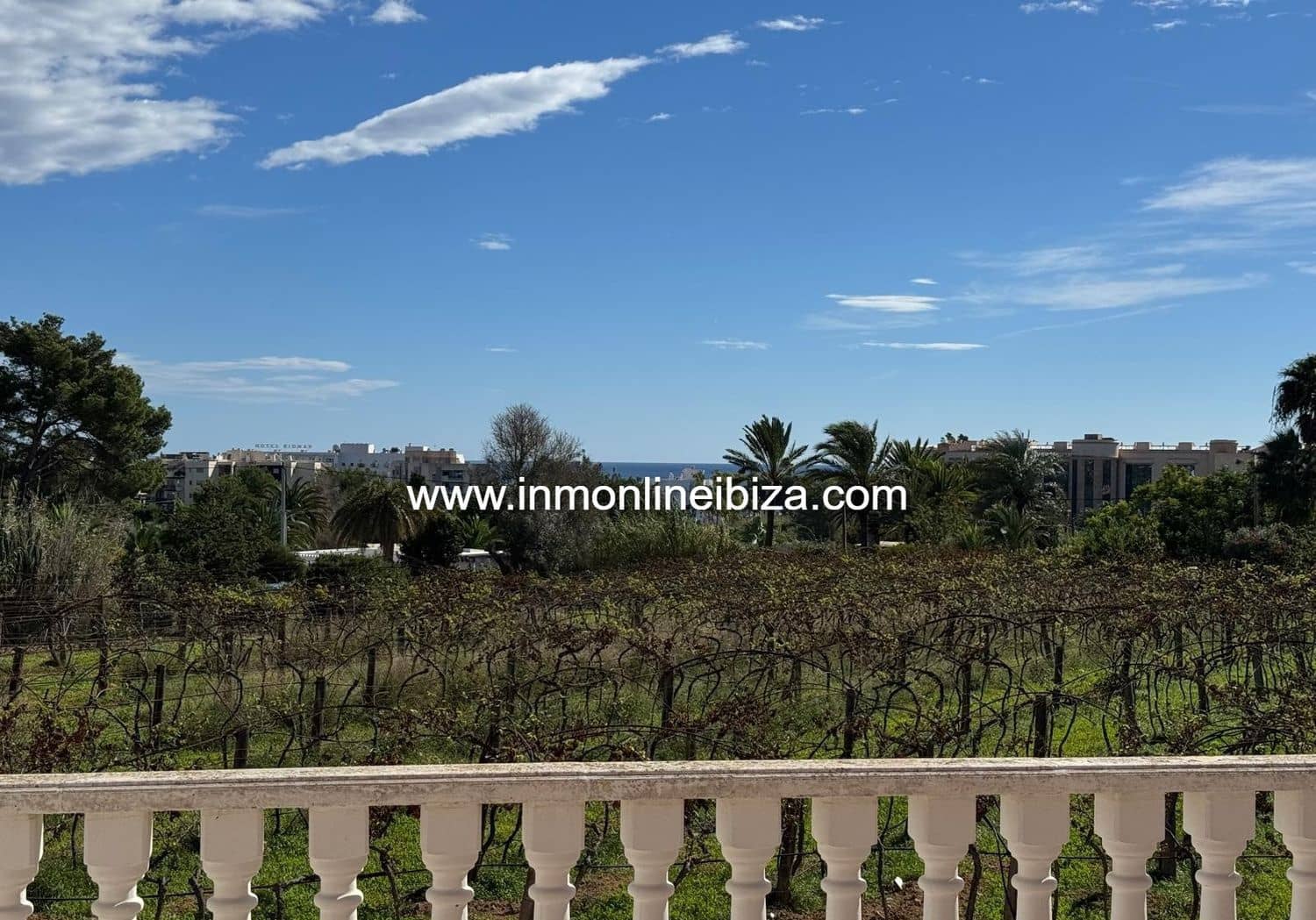 3 soverom Villa til leie i Santa Eulalia / Santa Eularia med svømmebasseng garasje - € 2 000 (Ref: 9335618)