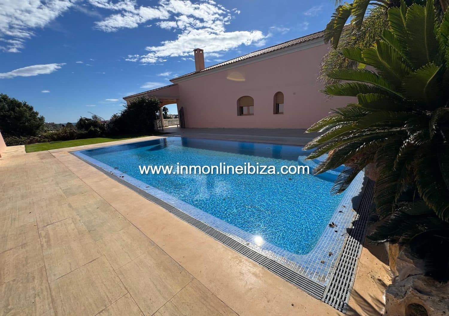 3 soverom Villa til leie i Santa Eulalia / Santa Eularia med svømmebasseng garasje - € 2 000 (Ref: 9335618)