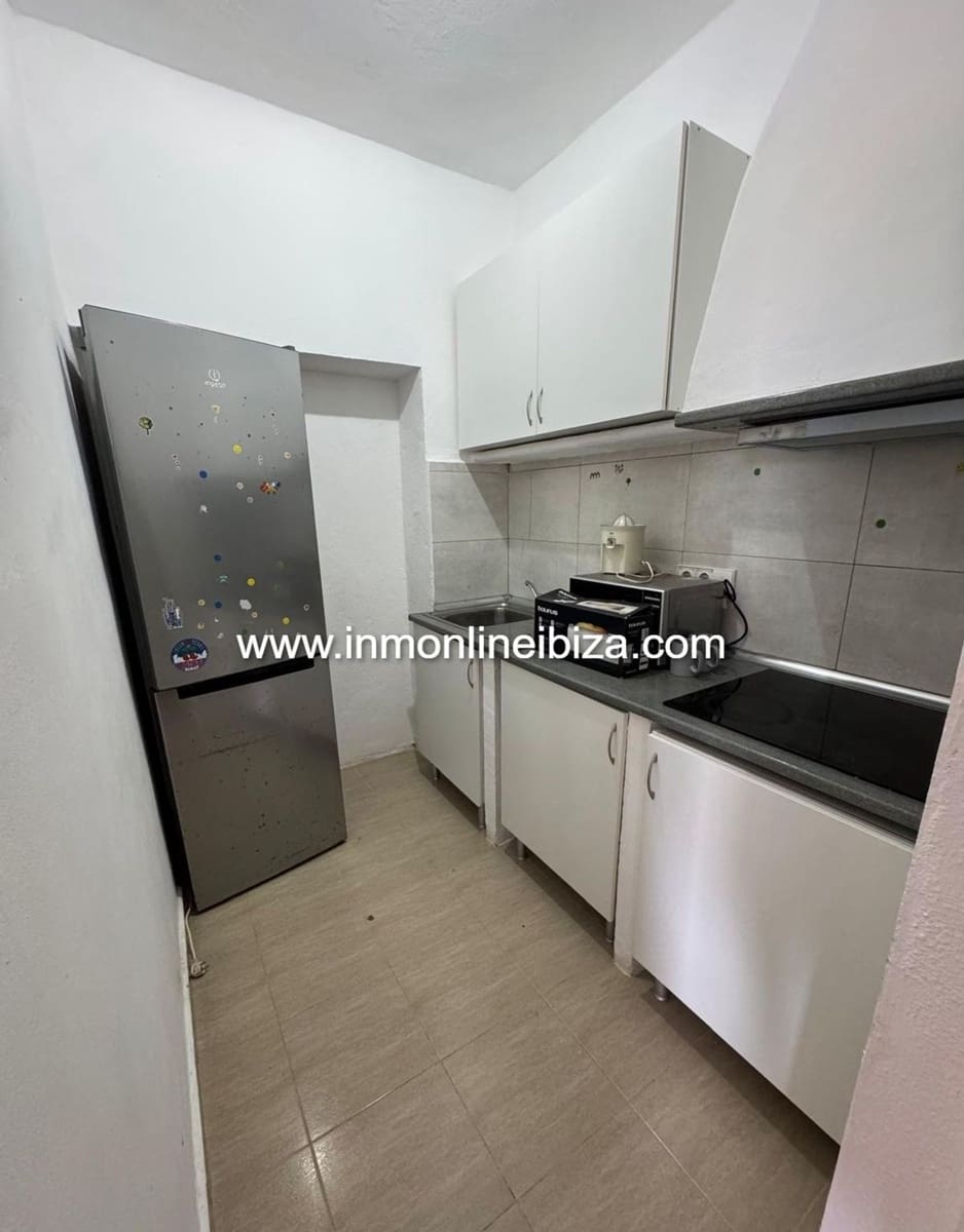 2 bedroom Villa for rent in Santa Eulalia / Santa Eularia with garage - € 1,800 (Ref: 9335620)