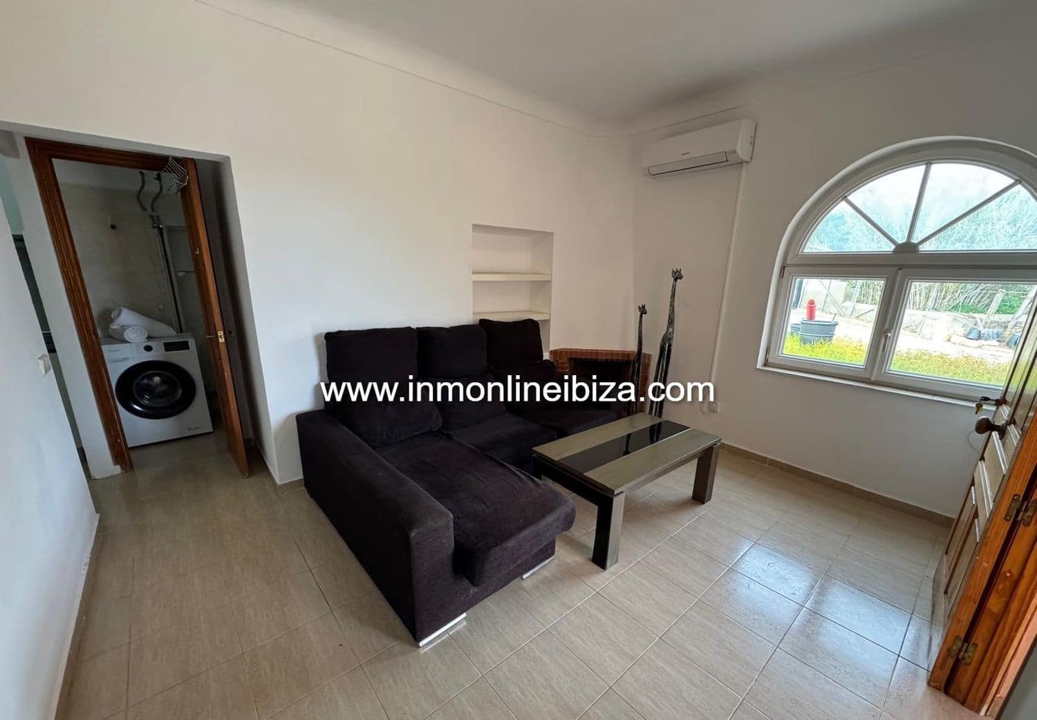 2 bedroom Villa for rent in Santa Eulalia / Santa Eularia with garage - € 1,800 (Ref: 9335620)