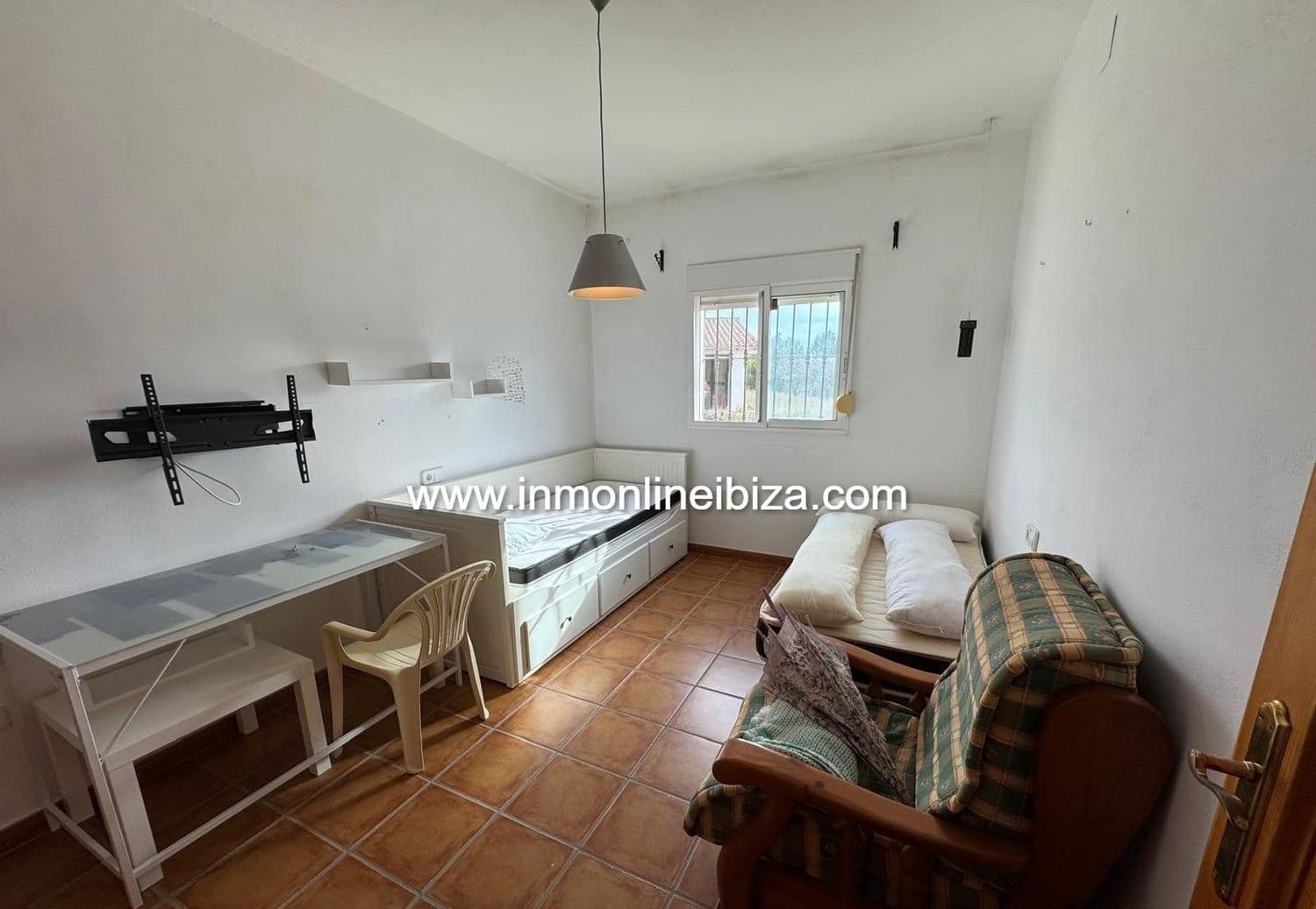 3 makuuhuone Maalaistalo vuokrattavana paikassa Tarbena mukana 
autotalli - 1 000 € (Ref: 9581401)