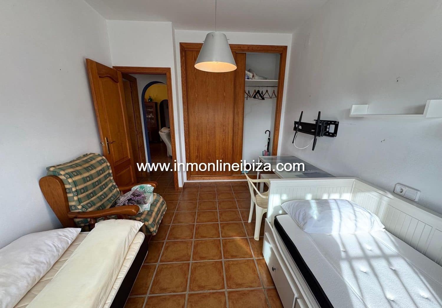 3 makuuhuone Maalaistalo vuokrattavana paikassa Tarbena mukana 
autotalli - 1 000 € (Ref: 9581401)