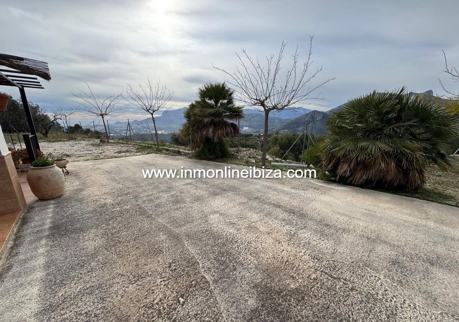 3 makuuhuone Maalaistalo vuokrattavana paikassa Tarbena mukana 
autotalli - 1 000 € (Ref: 9581401)