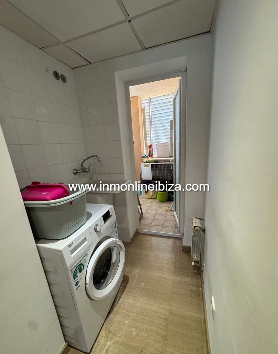 3 soverom Leilighet til leie i Ibiza by med svømmebasseng garasje - € 3 500 (Ref: 9703362)