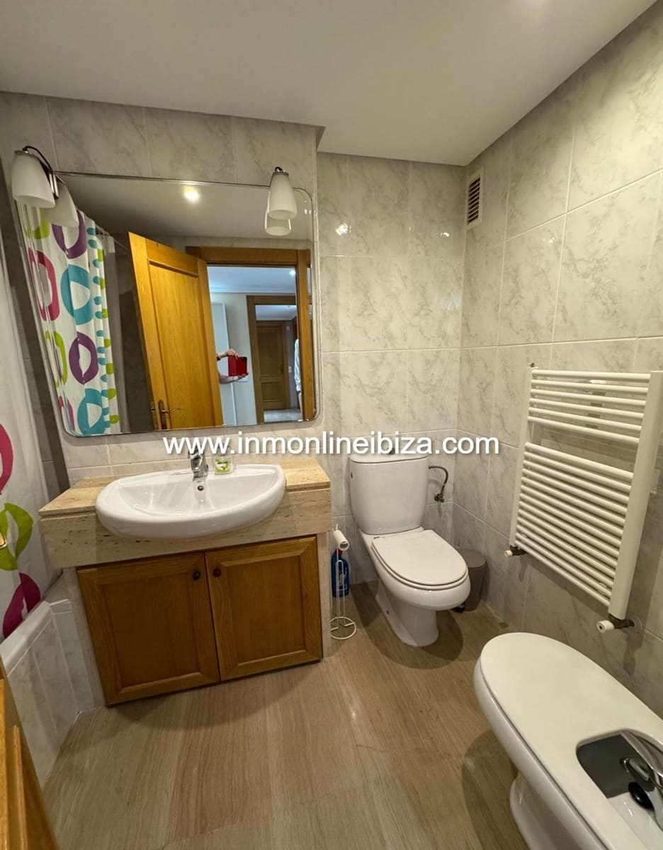 3 soverom Leilighet til leie i Ibiza by med svømmebasseng garasje - € 3 500 (Ref: 9703362)