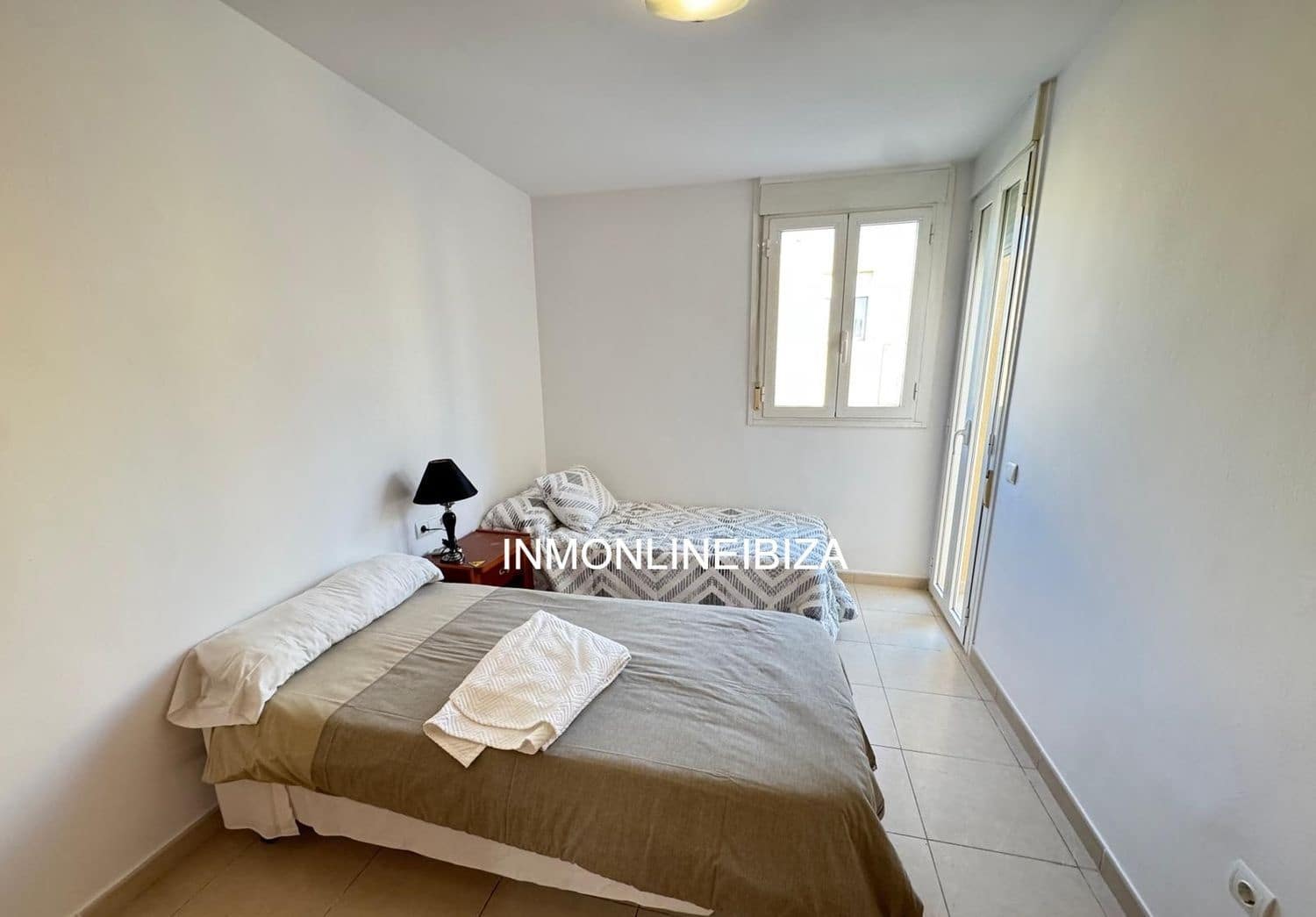 3 soveværelse Byhus til leje i Sant Antoni de Portmany med garage - € 3.000 (Ref: 9731568)