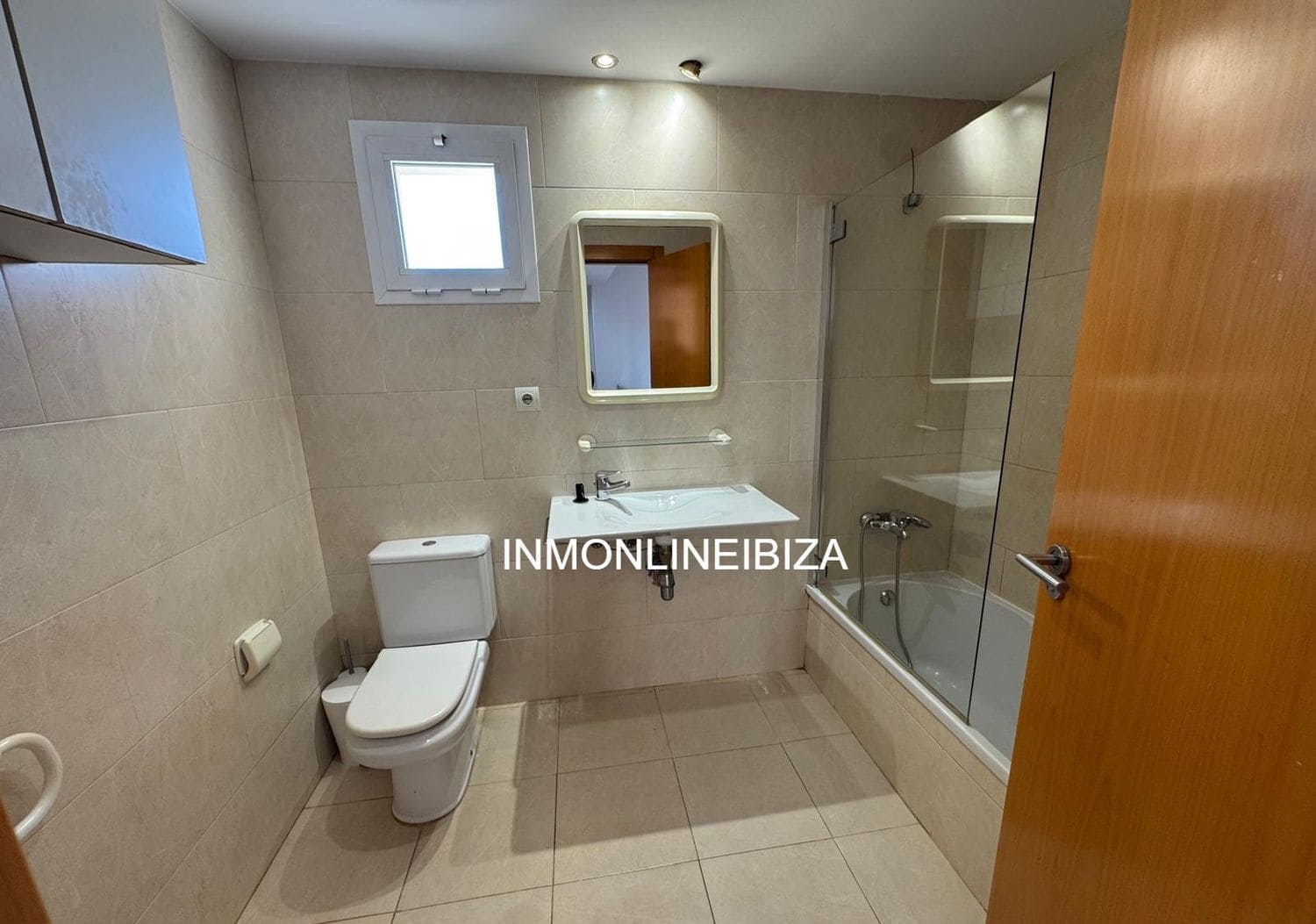 3 soveværelse Byhus til leje i Sant Antoni de Portmany med garage - € 3.000 (Ref: 9731568)