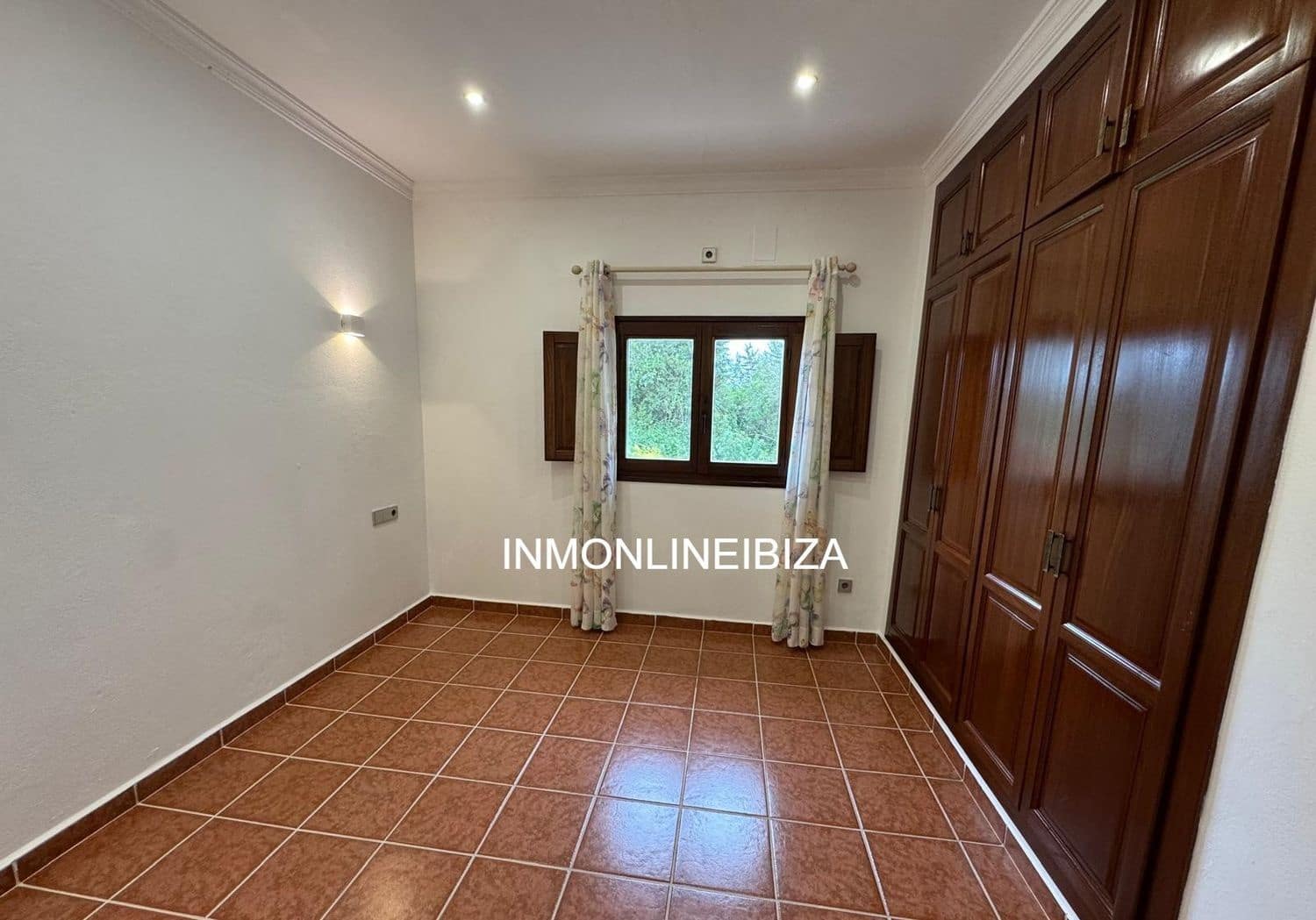 2 Zimmer Villa zu vermieten in Sant Joan de Labritja mit Garage - 2.200 € (Ref: 9777521)