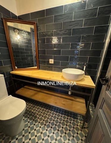 2 bedroom Apartment for sale in Ibiza / Eivissa town with garage - € 368,000 (Ref: 9796073)