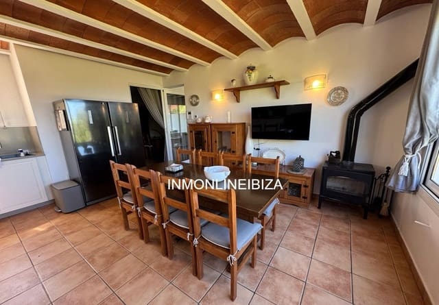 2 bedroom Townhouse for rent in Sant Carles de Peralta, Santa Eulalia / Santa Eularia with pool garage - € 2,500 (Ref: 9838732)