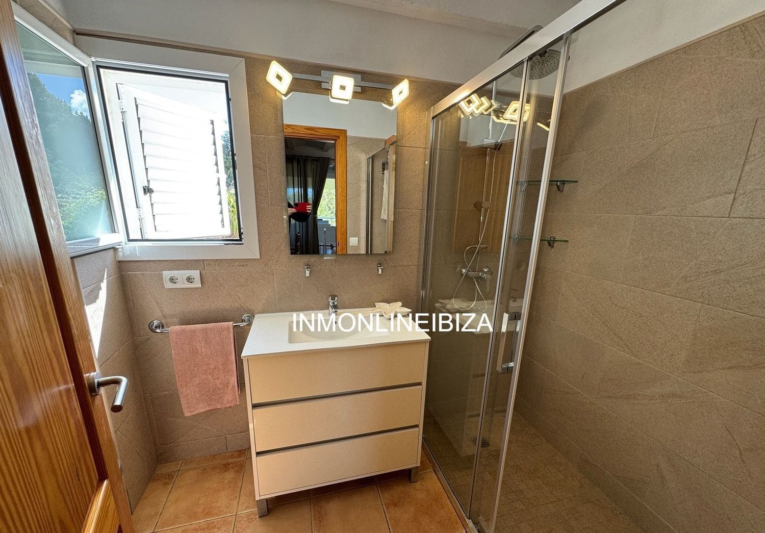 2 bedroom Townhouse for rent in Santa Eulalia / Santa Eularia with pool garage - € 2,500 (Ref: 9838732)