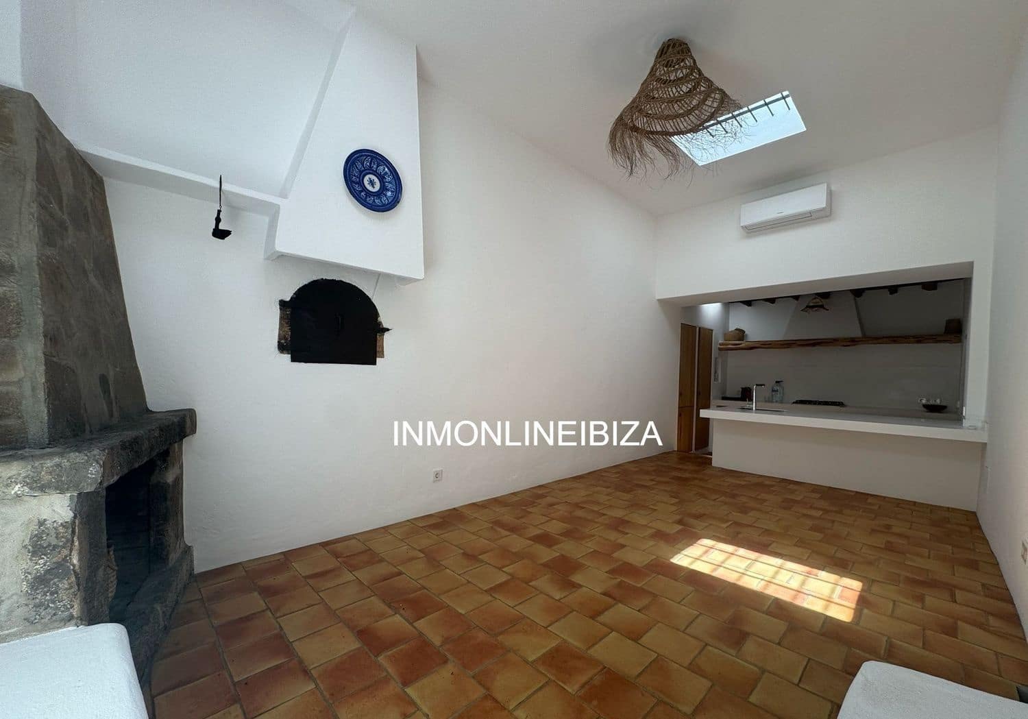 5 bedroom Villa for rent in Sant Joan de Labritja with pool garage - € 8,000 (Ref: 9838733)